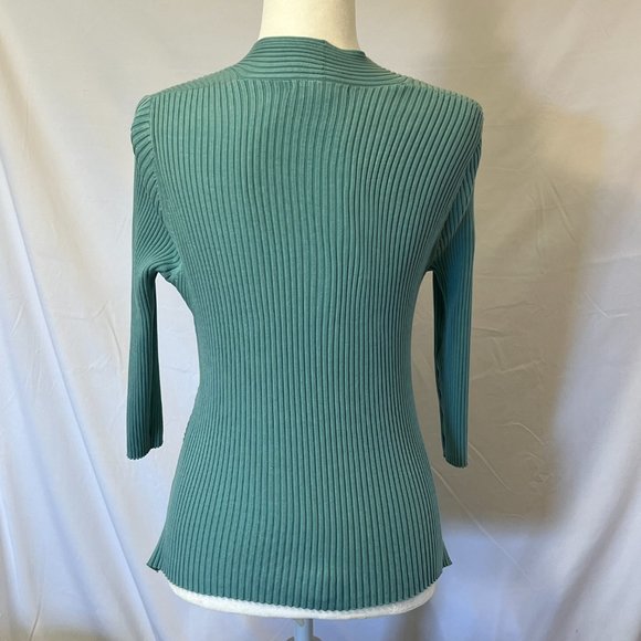 August Silk Knits v-neck cropped cable turquoise sweater - Picture 2 of 4